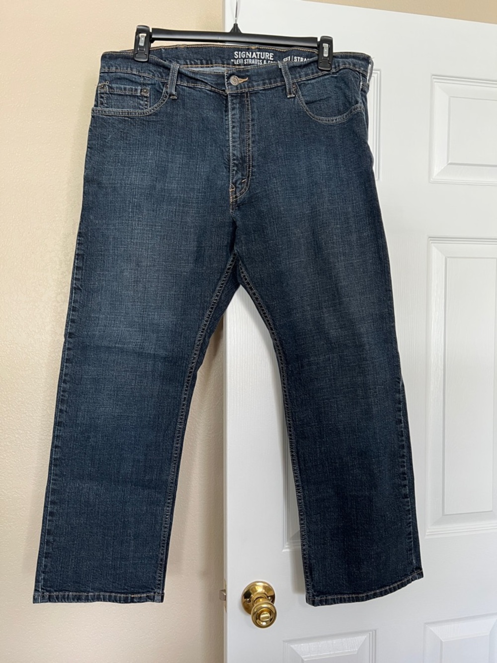 Signature Levi’s S51 Men’s Straight Jeans in Dark Indigo 40Wx30L
Item#M2